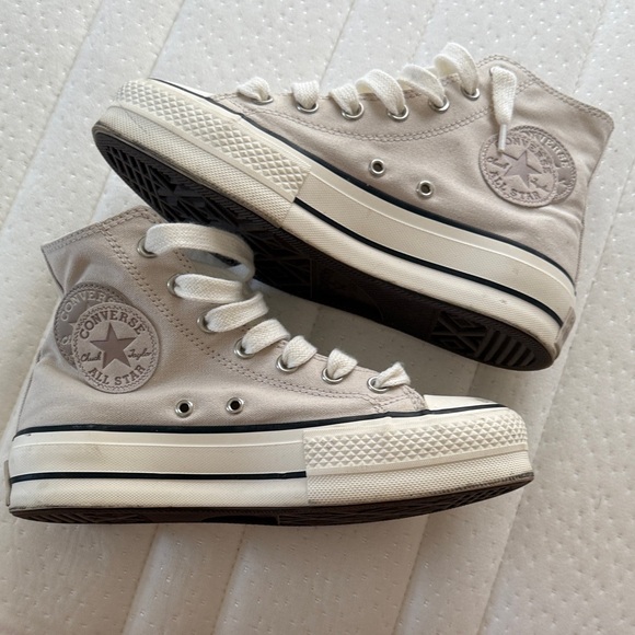 Converse All Star High-Tops in Soft Gray - Picture 2 of 4
